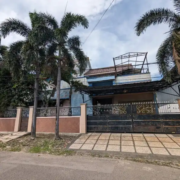 Di Jual Rumah dan Gudang di Jalan Granit Kumala Gresik