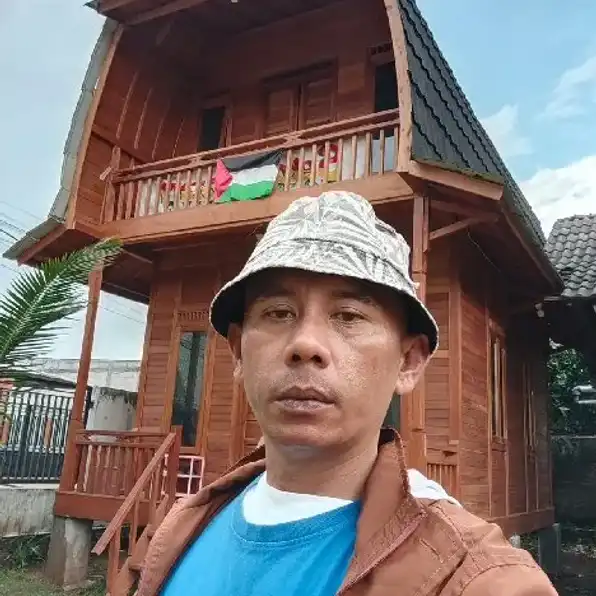 Wahyu Rumah Kayu