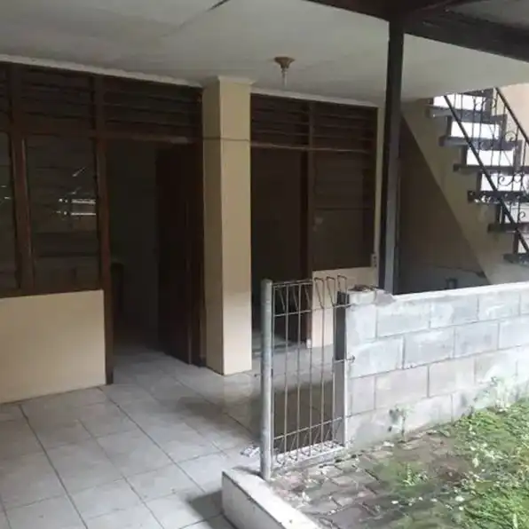 Rumah 2 Lantai di Dukuh Kupang Barat Kota Surabaya