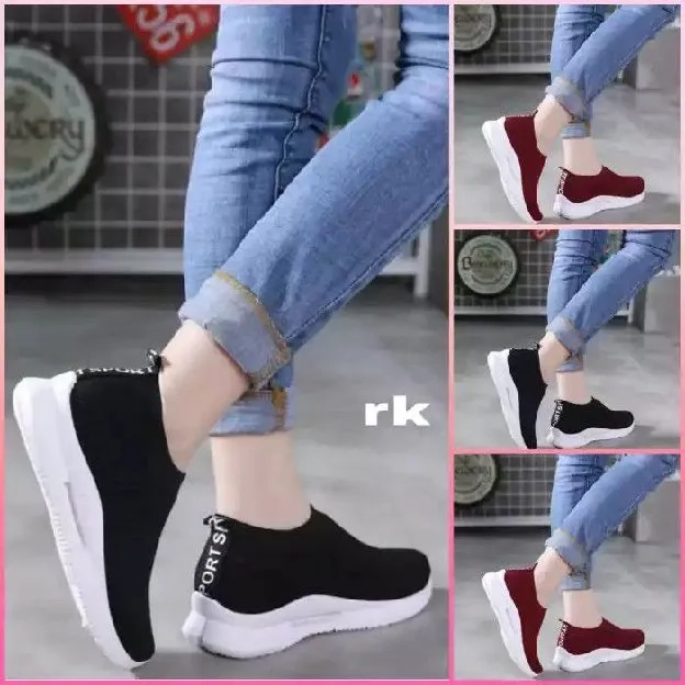 Sepatu Sneakers Slip On Wanita Vegasus 