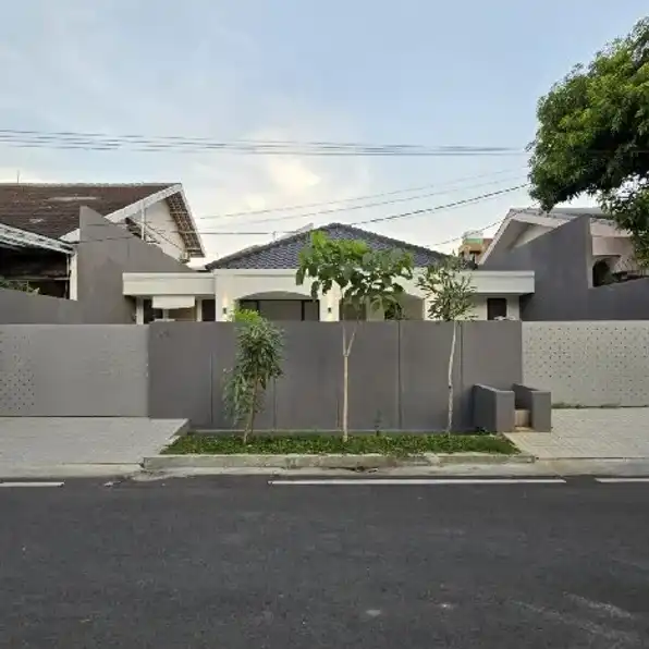 rumah dalam komplek Cipinang Elok Jatinegara 