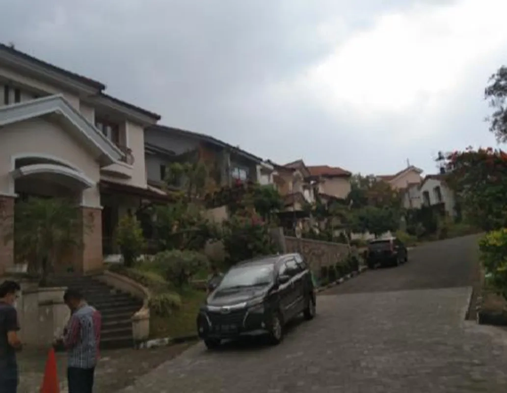 Rumah Mewah 2 Lantai di Komplek Alamanda Dago Bandung