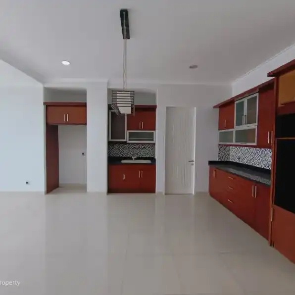 Rumah Mewah Ready Dlm komplek di Jakarta Selatan.dkt gerbangTol