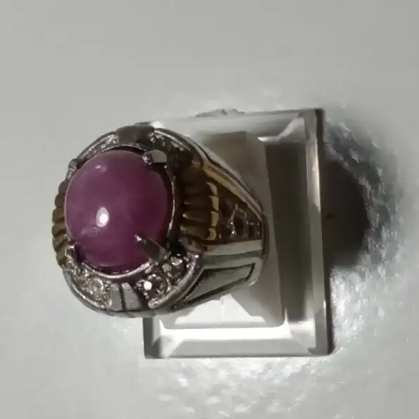 Cincin pria bermata ruby