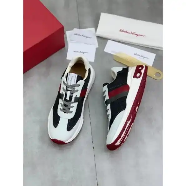 Sepatu sneakers pria salvatore ferragamo