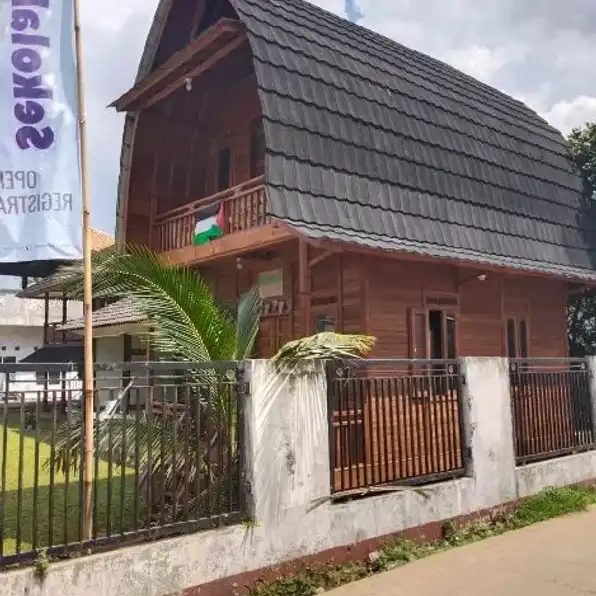 Wahyu Rumah Kayu