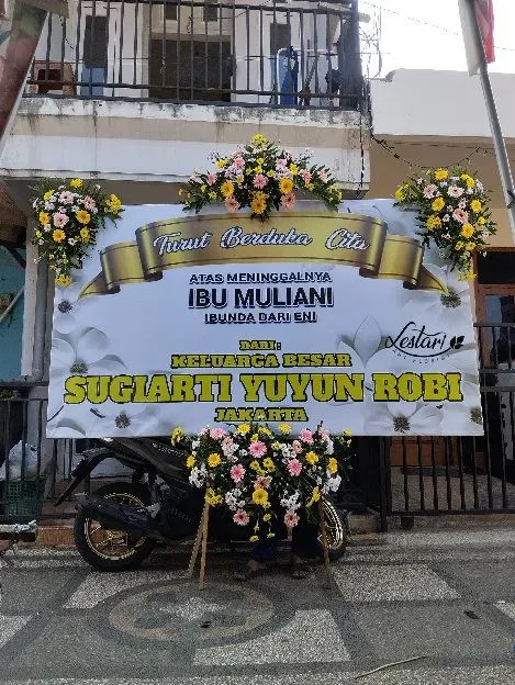 Karangan Bunga Papan Malang 0821-4236-1870 Lestari Florist