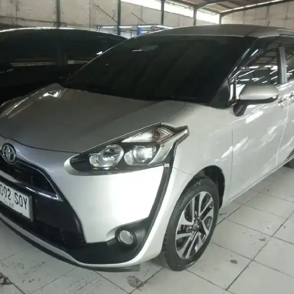 TOYOTA SIENTA 1.5 V AT 2017