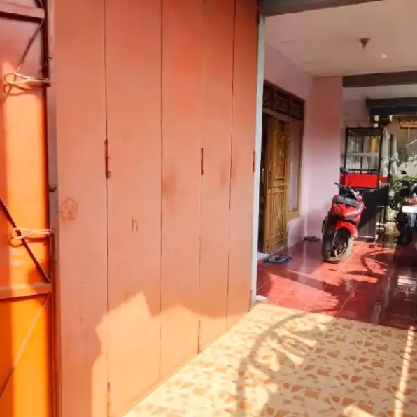 Rumah Strategis 296m2 Dekat Alfamidi Palur 