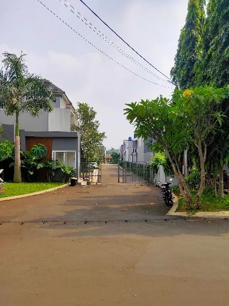 Dijual rumah 2 lantai dan ready stock di pamulang