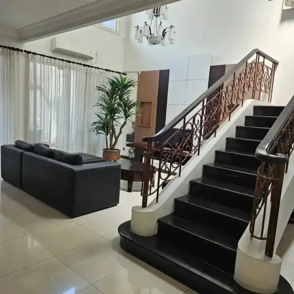 Rumah Minimalis Shm di Raffles Garden Citraland Surabaya