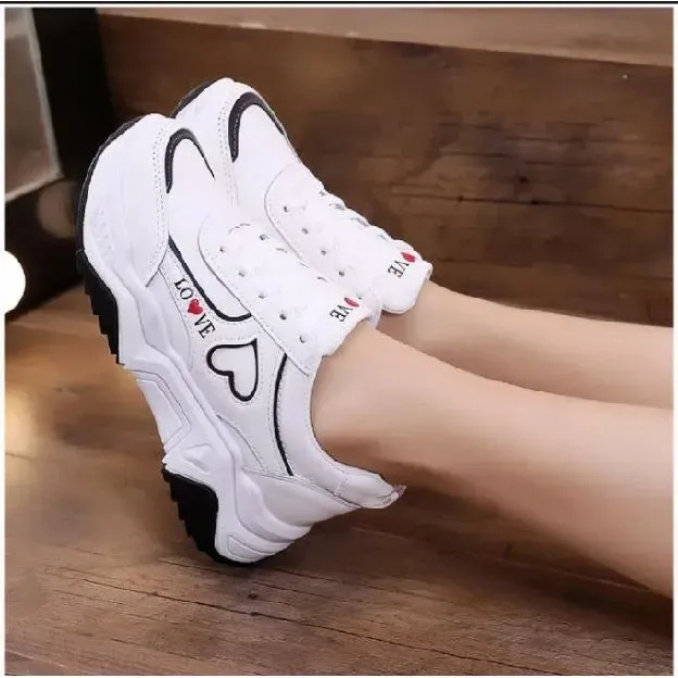 Sepatu Sneakers Korea Gaya Love