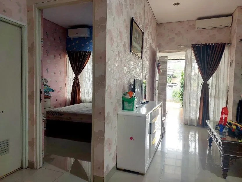 Rumah SIAPHUNI Kompleks 2LT Townhouse Jatiwaringin pondok gede BEKASI SHM Lt 72 Lb 142m