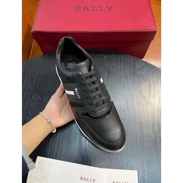 Sepatu sneakers pria bally stripe hitam