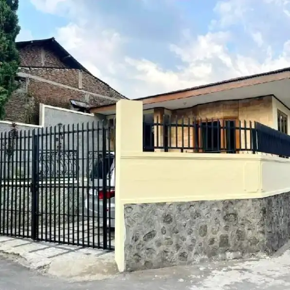 VILLA SIAP HUNI 167M2 DI AREA WISATA TAWANGMANGU KARANGANYAR 