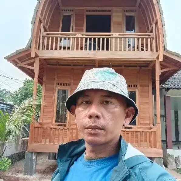 Wahyu Rumah Kayu