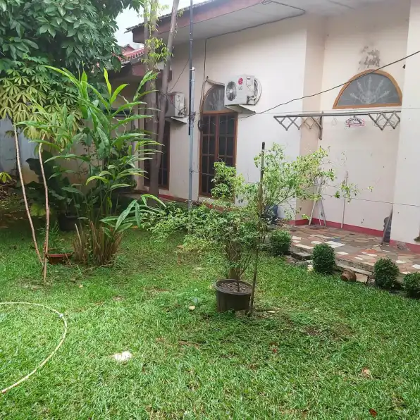 Jual Rumah Lama Bagus Daerah Cireundeu Tangerang Selatan