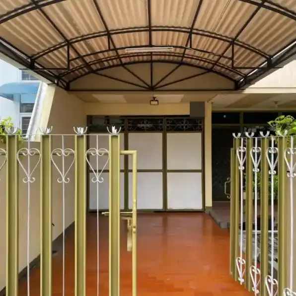 Jual Rumah Bagus Siap Huni di Manyar Kertaadi Surabaya