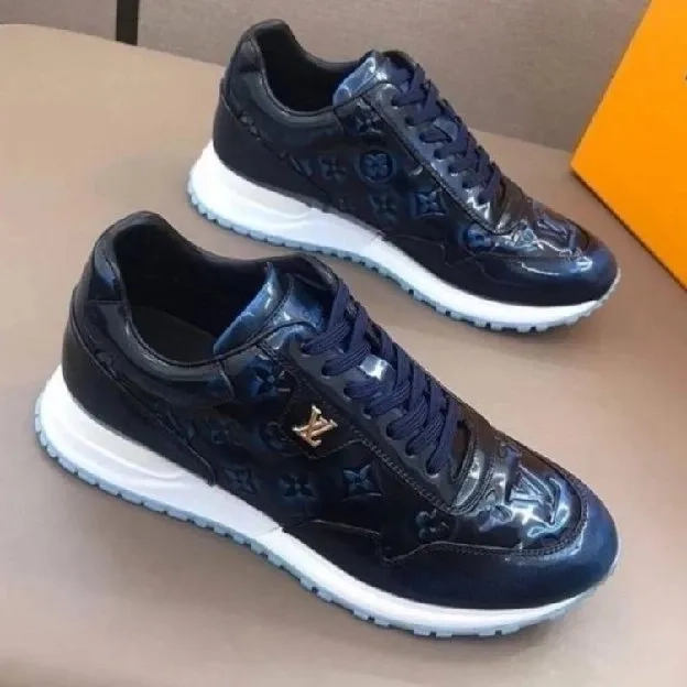 Sepatu sneakers pria louis vuitton lv