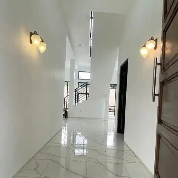 rumah modern tropis akses lebar di Pondok Cabe Tangsel