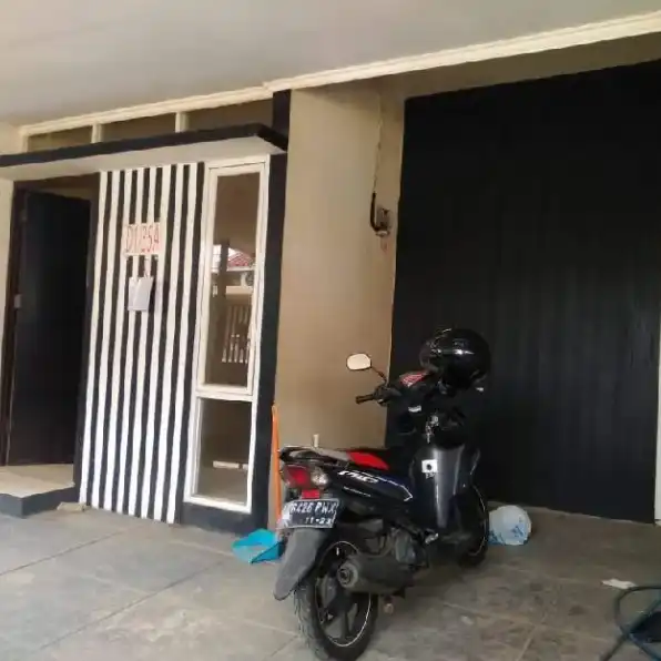 Dijual Rumah Hoek 1,5 Lantai Simprug Poris