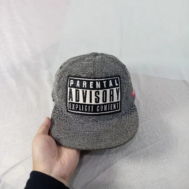 Topi Snapback Premier Parental Advisory Explicit Content Original