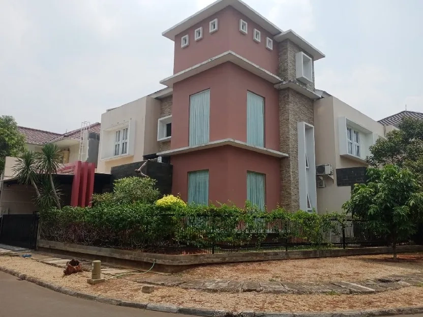 RUMAH MEWAH PUSPITA LOKA BSD JUAL CEPAT HARGA MIRING