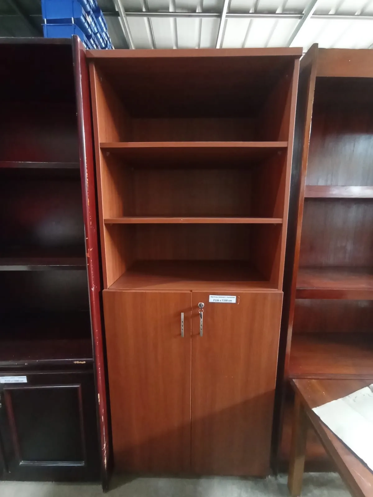 lemari cabinet kayu 3 hambalan dan 2 pintu