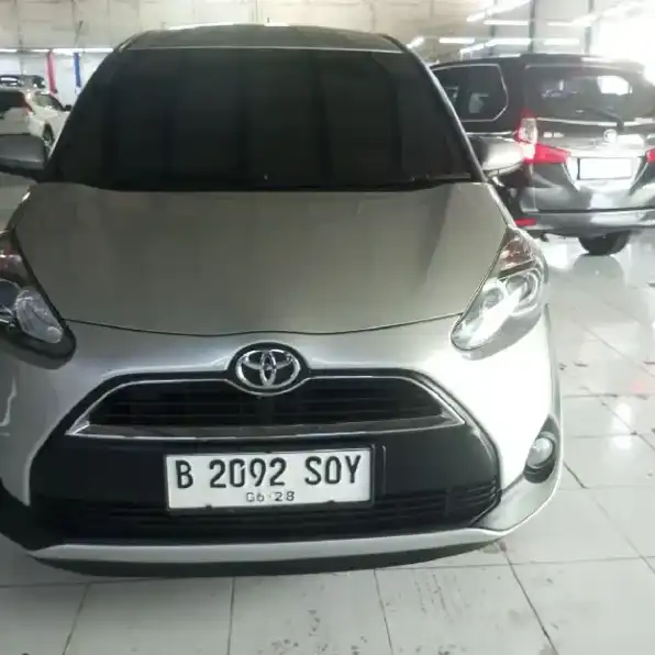 TOYOTA SIENTA 1.5 V AT 2017