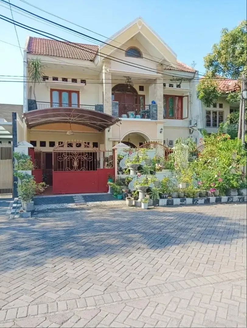 Jual Rumah Dua Lantai di Jalan Ketintang Wiyata Kota Surabaya