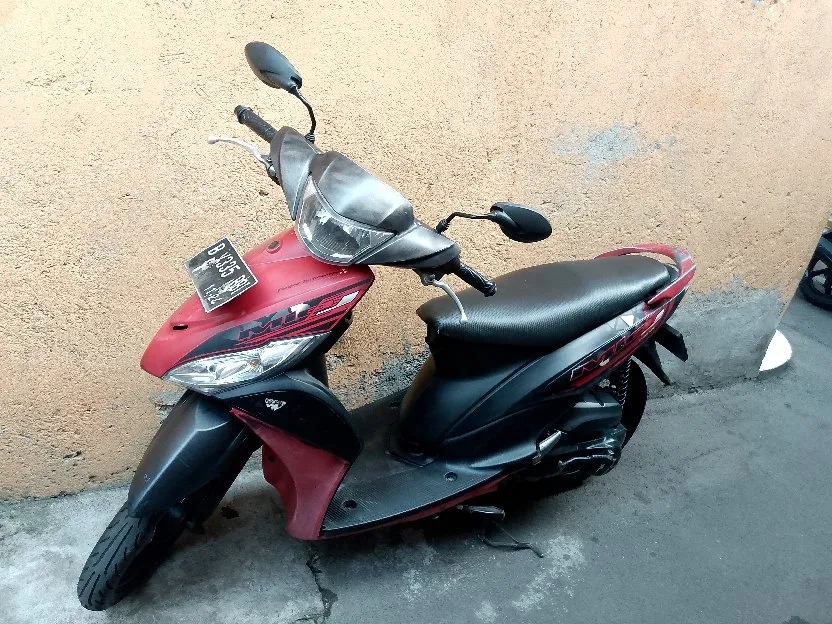 Numpang lapak punya motor Yamaha Mio j ss bpkb olny dijual aja 3,3 nego tipis