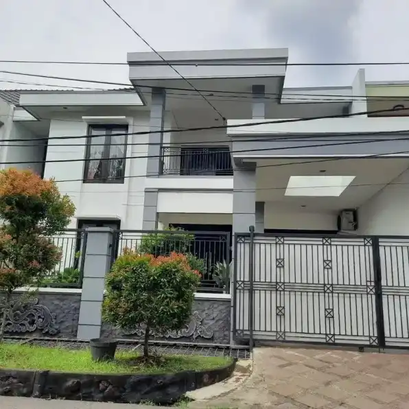 Dijual Rumah 2 Lantai Siap Dihuni Taman Laguna Cibubur Bekasi