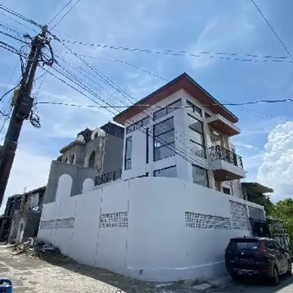 Jual Rumah 2 lantai + Kolam Renang Gedangan Sidoarjo Rumah Hook Dapat 2 Jalan SHM IMB Strategis