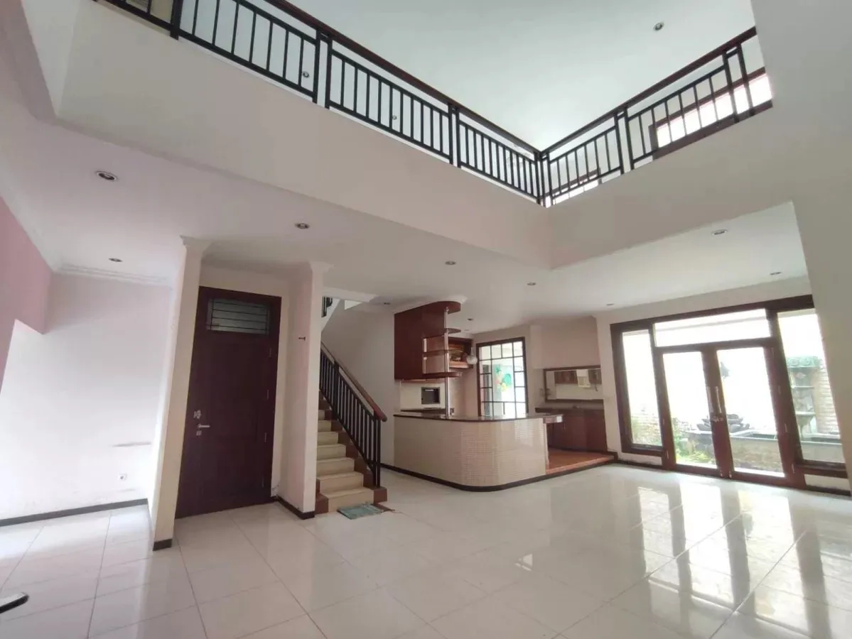 Jual Rumah Bagus 2 Lantai di Jalan Gatot Subroto Denpasar