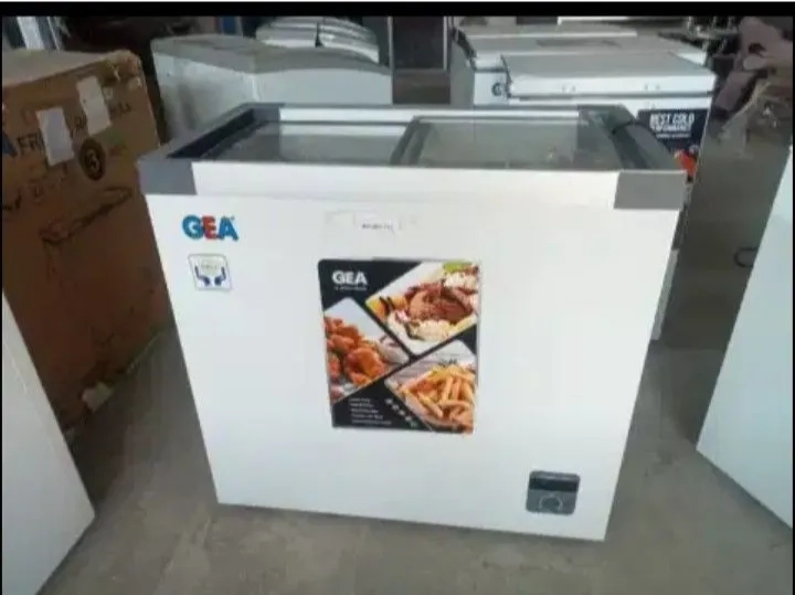 Cuci gudang New GEA Sliding Flat Freezer SD-186H Garansi