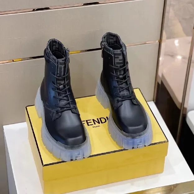 Sepatu boots pria fendi