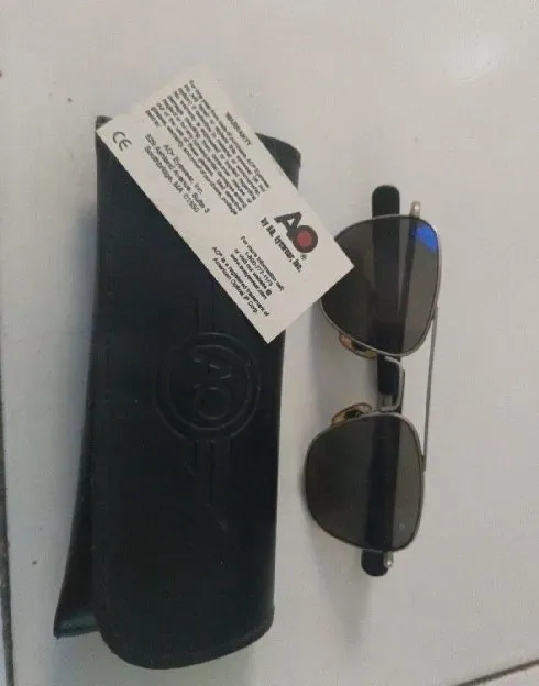 kacamata pilot rayban merk america optic
