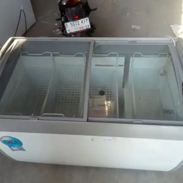 Cuci gudang New GEA Sliding Curve Glass Freezer SD-360BY Garansi