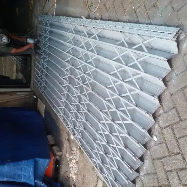 tukang pasang rollingdoor folding gate cengkareng kalideres taman palm