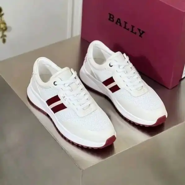 Sepatu sneakers pria bally stripe putih