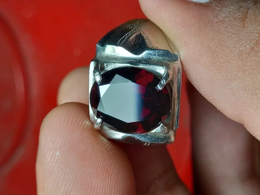 NATURAL RED GARNET PYROPE ALMANDINE NTE