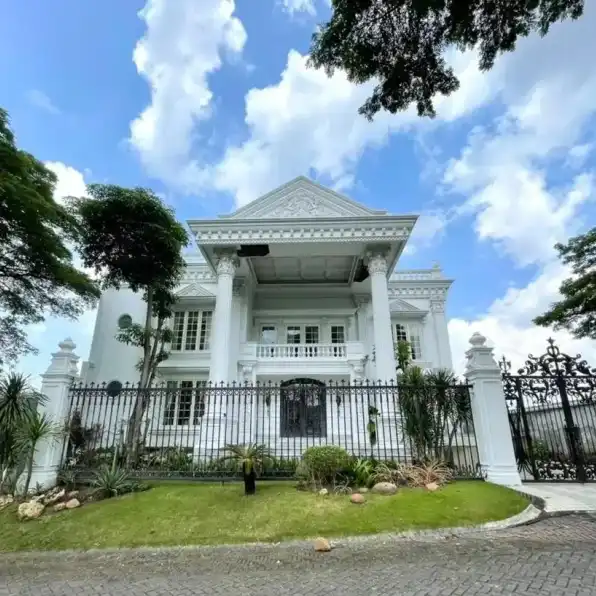 Rumah Mewah Klasik Puncak Golf Kawasan Perumahan Citraland