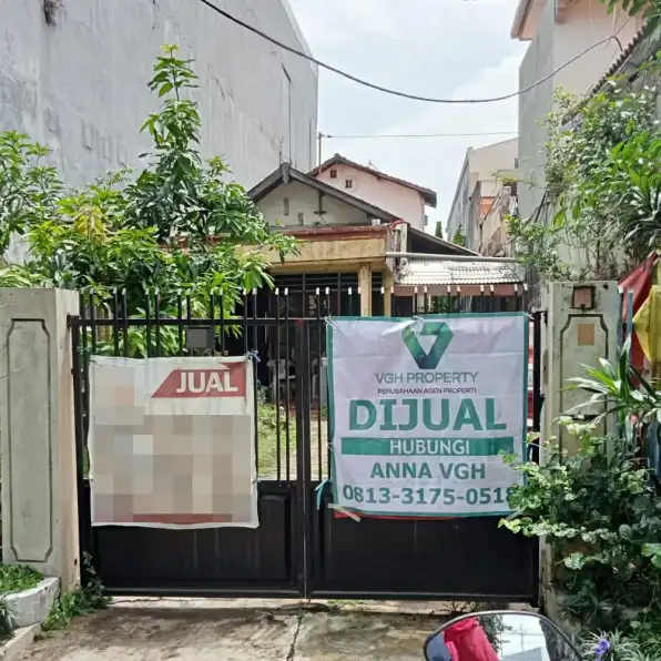 Rumah Lama Bagus di Jalan Raya Menur Surabaya Strategis