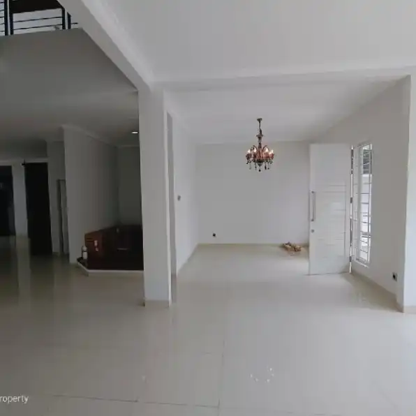 Rumah Mewah Ready Dlm komplek di Jakarta Selatan.dkt gerbangTol