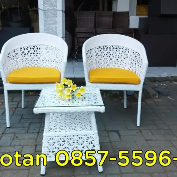 kursi teras rotan sintetis