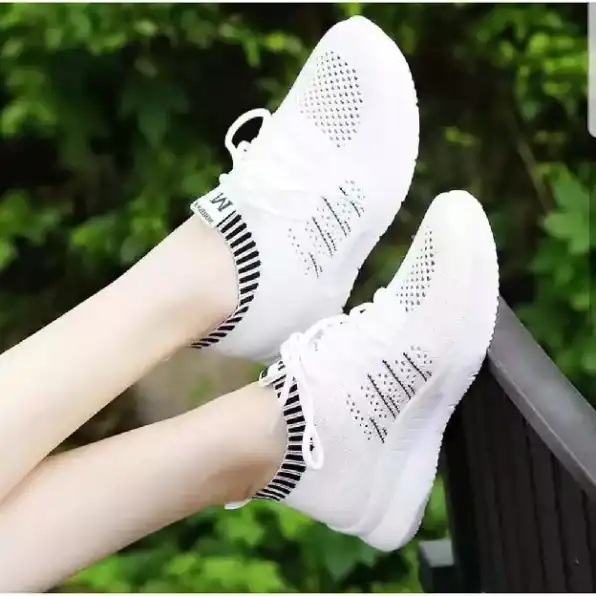 Sepatu Sneaker Wanita Tali Print - dmn