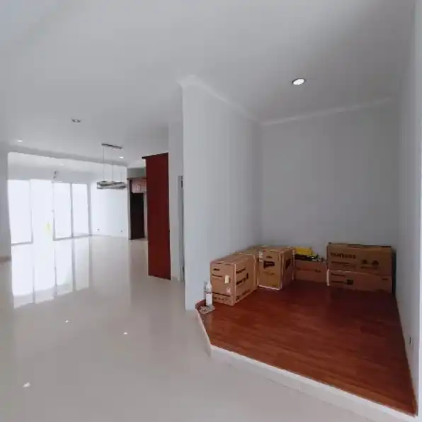 Rumah Mewah Ready Dlm komplek di Jakarta Selatan.dkt gerbangTol