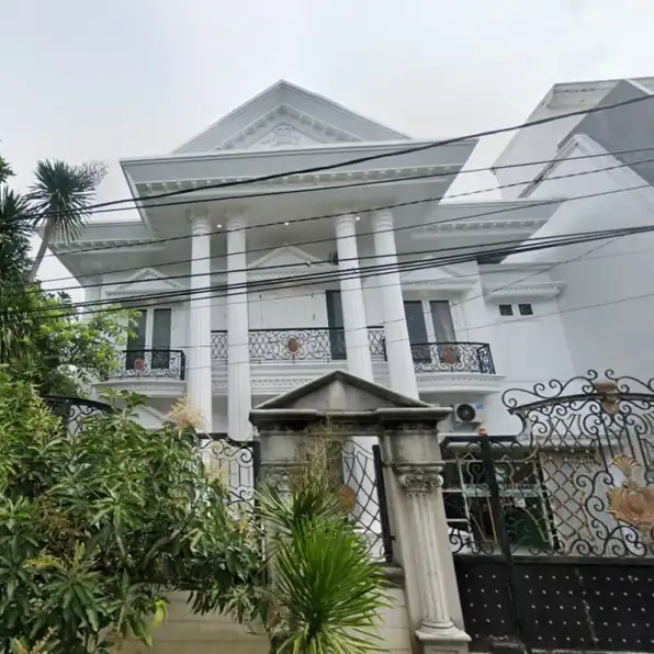 Rumah Hook Bagus Shm di Jalan Gayungsari Barat Surabaya