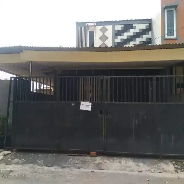 Dijual Rumah Hoek 1,5 Lantai Simprug Poris