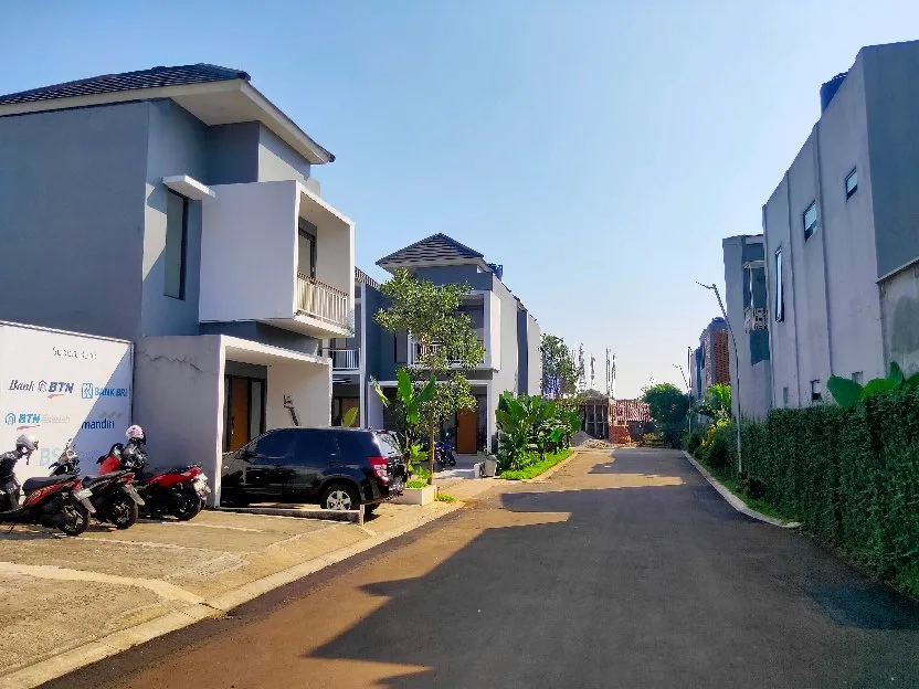 Rumah 2 lantai dan murah